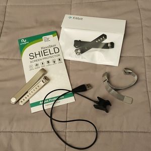 Fitbit Alta/Alta HR Bundle.